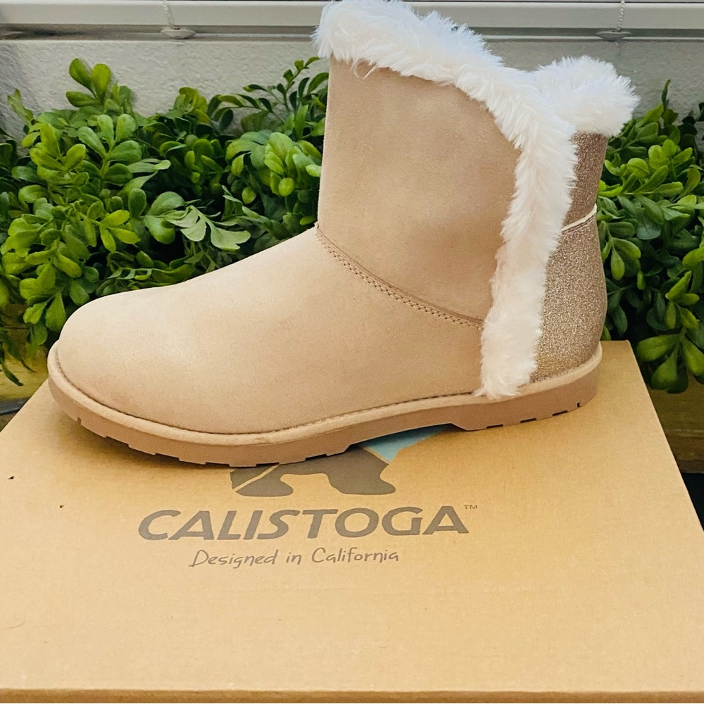Calistoga womens size 6 tan suede glitter Cookie Monster boots Uggs brand ankle
